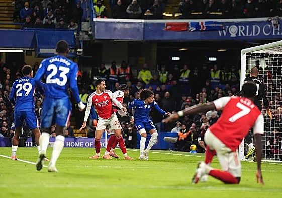 Una acción, durante el Chelsea-Arsenal.