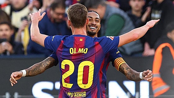 Flick recupera su arsenal antes de un choque de titanes con el Atlético