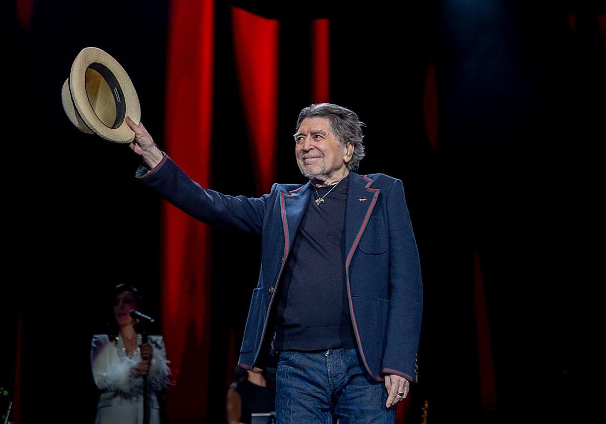 Joaquín Sabina se despedía este domingo por la noche de su público madrileño y de los escenarios.