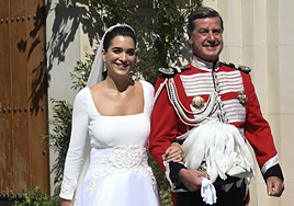 Un problema de salud obliga a Cayetano Martínez de Irujo a aplazar la misa por su madre