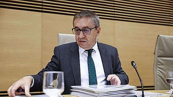 El conseller de Educación valenciano admite el error de irse a casa la mañana de la dana: «No teníamos la información correcta»
