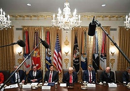 Trump durante la reunión de su gabinete.