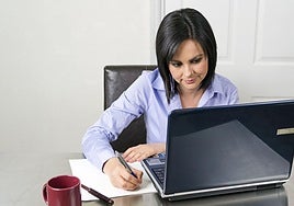 Hacienda retrasa un año la entrada en vigor del sistema de facturación para pymes y autónomos