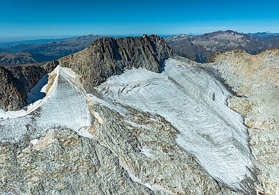 Vista del glaciar del Aneto.