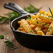 ¿Por qué están volviendo las sartenes de la abuela? Aprende a cuidarlas