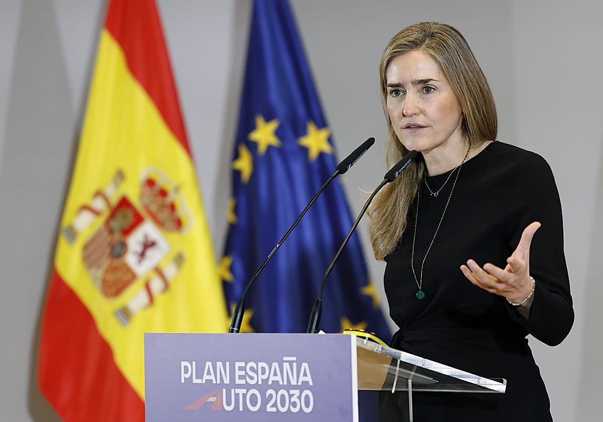 La vicepresidenta tercera y ministra para la Transición Ecológica, Sara Aagesen, clausura el acto de presentación del Plan España Auto 2030