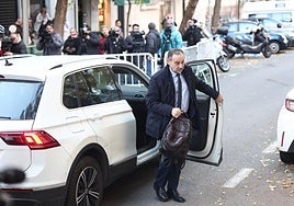 El exministro José Luis Ábalos a su llegada al Supremo el pasado 27 de noviembre antes de que acabar en prisión.