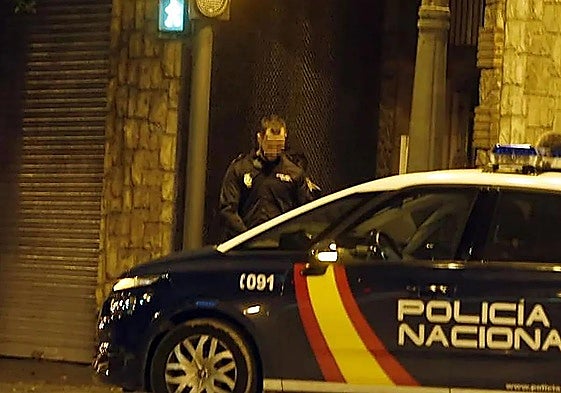 La Policía Nacional ya ha detenido al presunto homicida en el lugar del crimen.