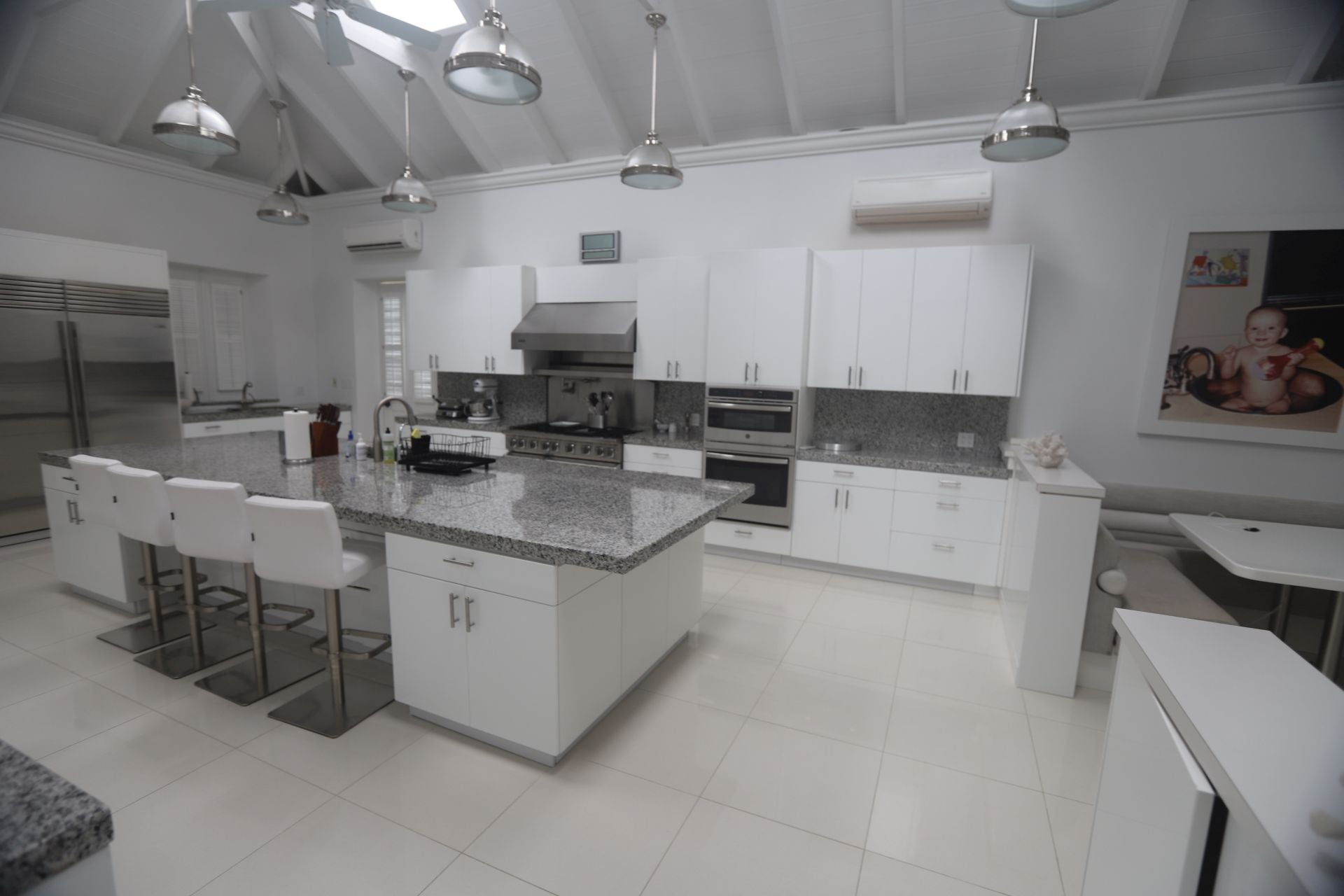 Las imágenes inéditas de la «isla de los pedófilos» de Epstein