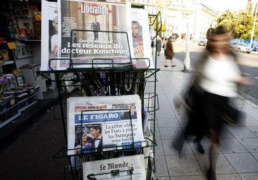 Un quiosco de prensa en Niza.