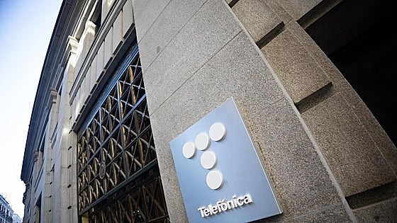 Telefónica se abre a reducir el número de despidos, pero los sindicatos ven «imposible» el acuerdo