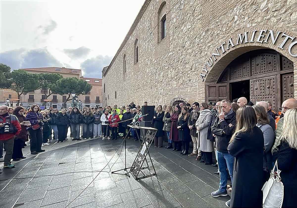 Gathering in front of Torrijos town hall.