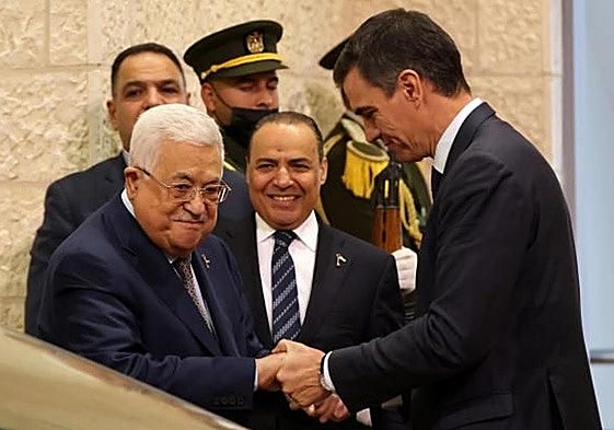 Mahmoud Abás y Pedro Sánchez durante un encuentro en Ramala.