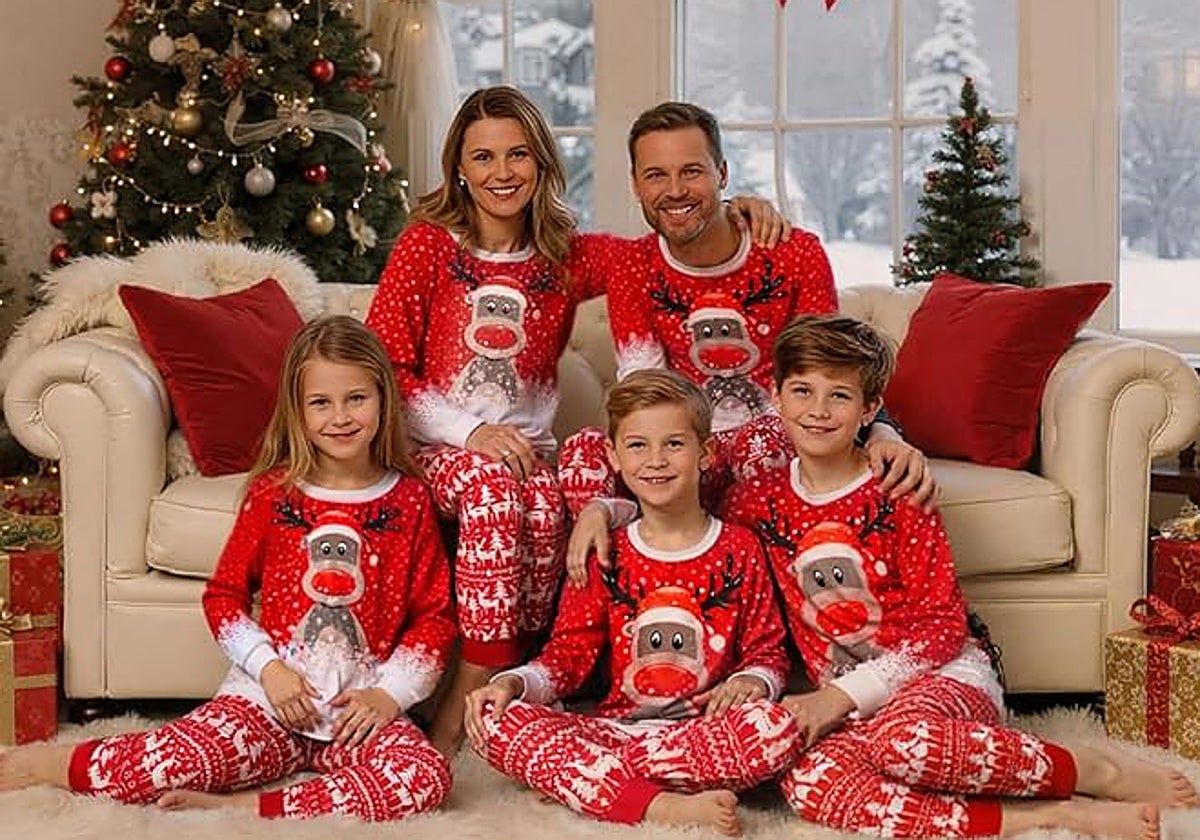 Vive la Navidad en casa con estos divertidos pijamas pensados para toda la familia
