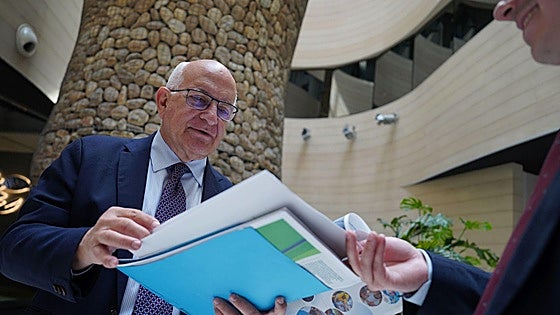 El eurodiputado Javier Zarzalejos denuncia ante Bruselas los ataques a la sede del PP en Bilbao