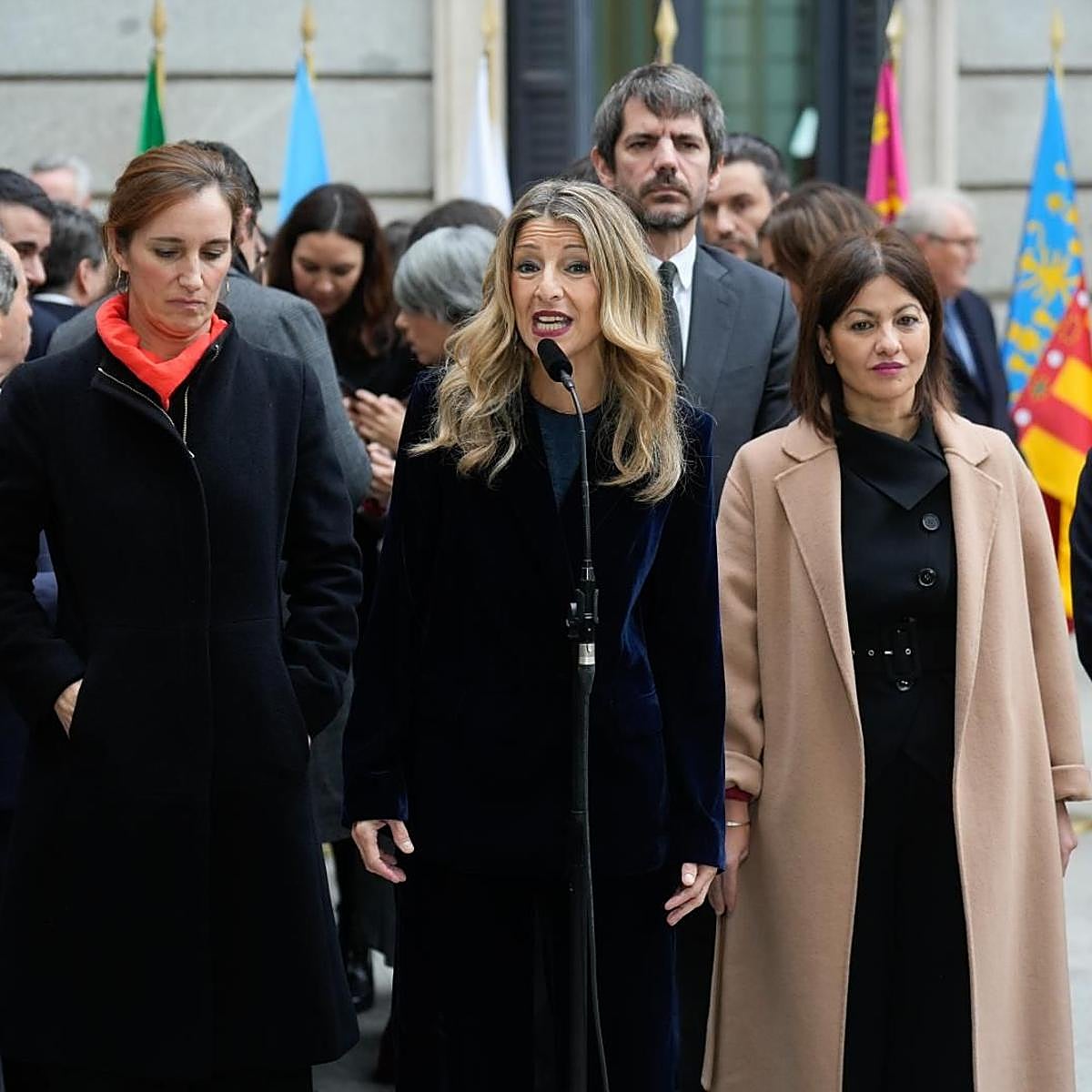 Yolanda Díaz y los ministros de Sumar en el aniversario de la Costitución ene Congreso.