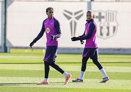Lamine Yamal y Raphinha, durante el entrenamiento de este lunes.