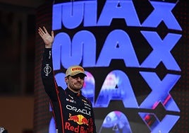 Max Verstappen celebra el triunfo en el GP de Abu Dabi.
