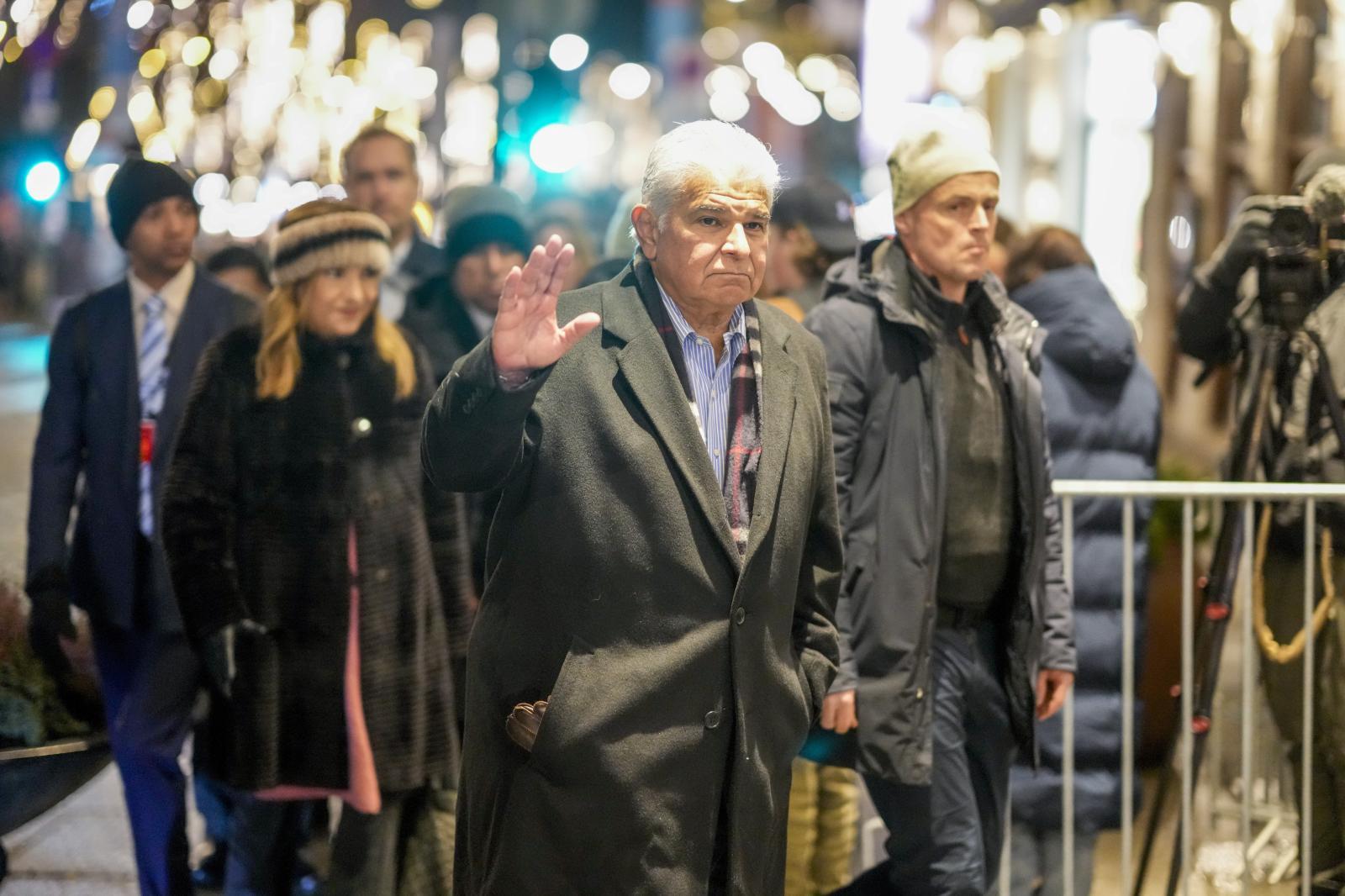 José Raúl Mulino, presidente de Panamá, llegó a la capital noruega para apoyar a la dirigente de Vente Venezuela.