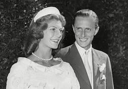 Así fue la boda más rara y cara del barón Thyssen: en Sri Lanka, con un cesto de joyas y una manada de elefantes