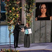Ana Corina Sosa recoge la medalla y el diploma del Nobel de la Paz en nombre de su madre, María Corina Machado.