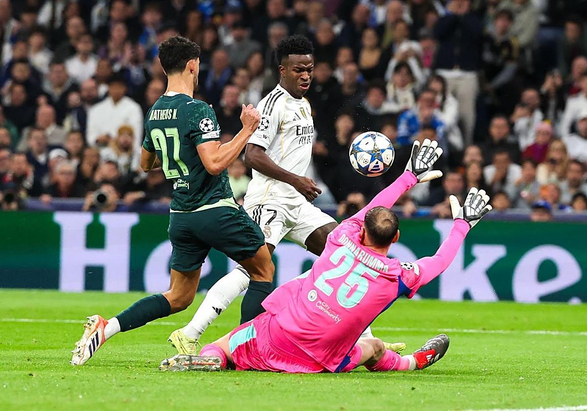 Bellingham manda arriba una vaselina