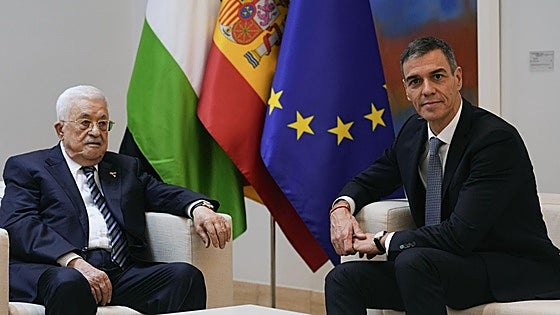 Sánchez critica ante Abás el «alto el fuego de cartón piedra» en Gaza