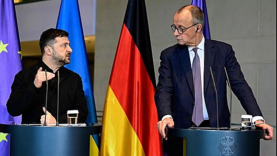 Merz considera «imaginable» un alto el fuego entre Ucrania y Rusia tras la cumbre de Berlín