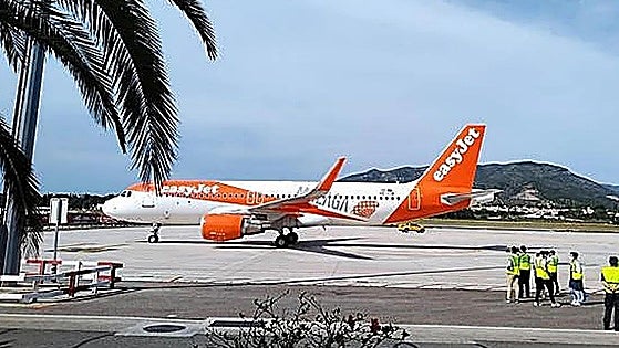 Una anciana fallecida en un vuelo de Málaga a Londres: los pasajeros creen que la embarcaron muerta