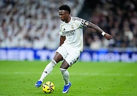 Vinicius cambia la camiseta del Madrid por la de Brasil en redes tras los silbidos del Bernabéu