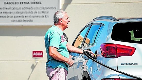 El giro de Bruselas abocará al sector a coches de combustión caros y de lujo