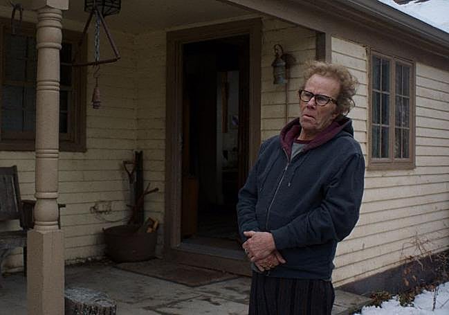 Tom Waits en el primer episodio del filme.