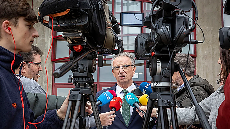 La gestora del PSOE extremeño integra distintas tendencias para impulsar el relevo de Gallardo