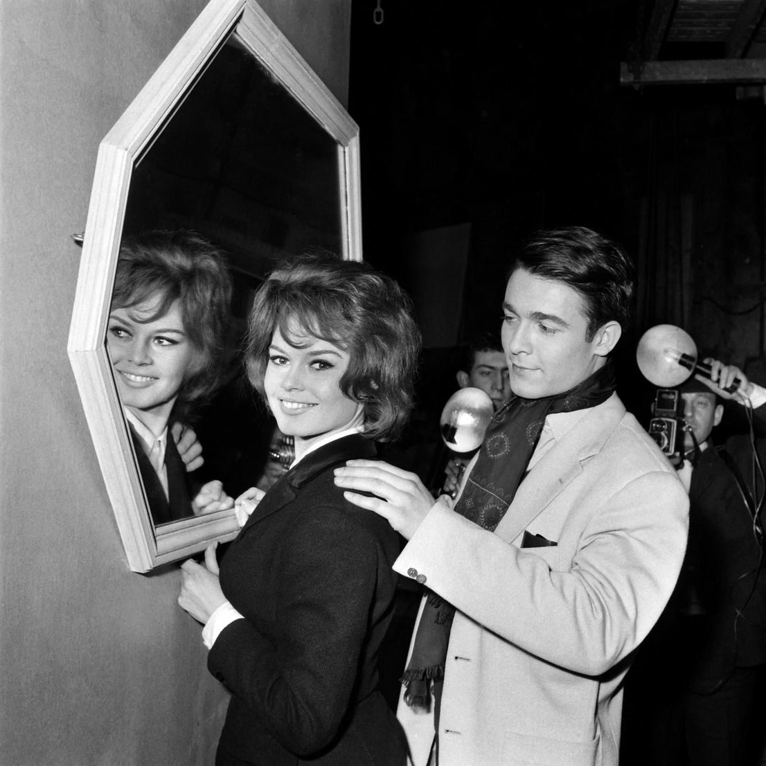 La actriz francesa Brigitte Bardot y su marido, el actor Jacques Charrier, en 1959