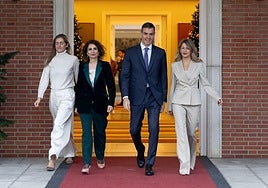 Sánchez despide 2025 decidido a resistir un nuevo tsunami autonómico de la derecha