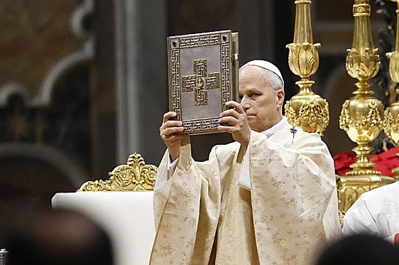 El Papa advierte en la misa de año nuevo que «el mundo no se salva afilando las espadas»