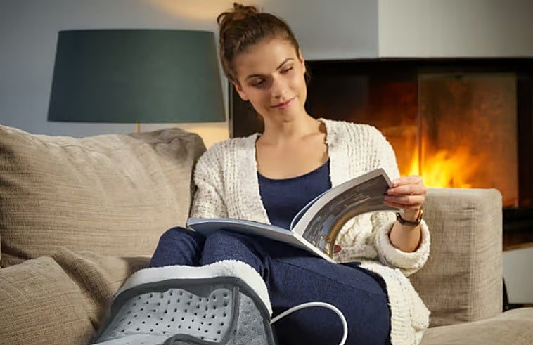 Di adiós a los pies fríos con este calentador de pies eléctrico