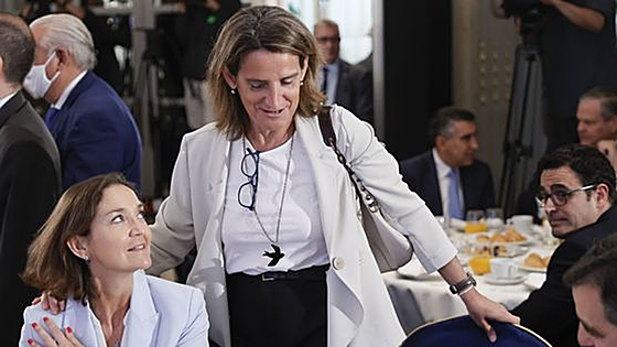 La mancha de la trama de los hidrocarburos salpica a las exministras Ribera y Maroto