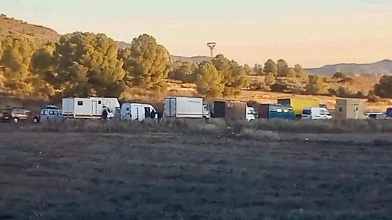 La lluvia reduce el número de asistentes a la «rave» de Albacete