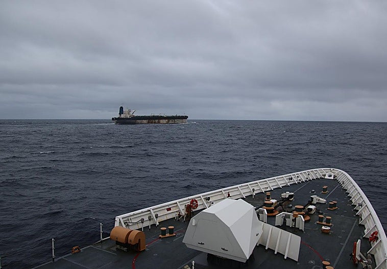 EE UU captura dos petroleros, incluido el barco con bandera rusa que huyó del bloqueo a Venezuela