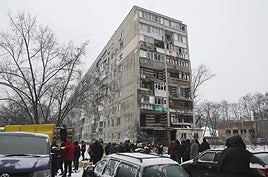 La población de Kiev trata de sobrevivir al frío y la falta de calefacción