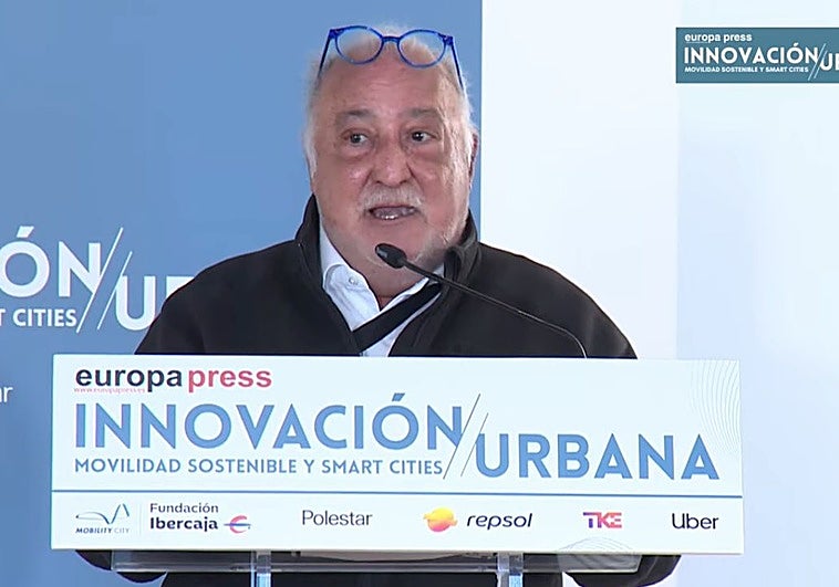 Pere Navarro: «Al centro de la ciudad se irá en transporte público o en VTC, no en coche particular»