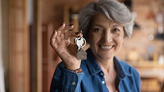 «Te vendo mi casa más barata, pero vivo en ella hasta que me muera»