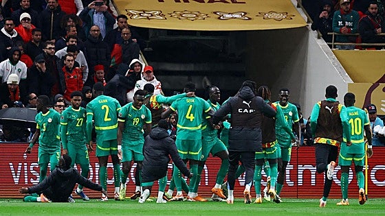 Senegal reina en la locura para alzar su segunda Copa África