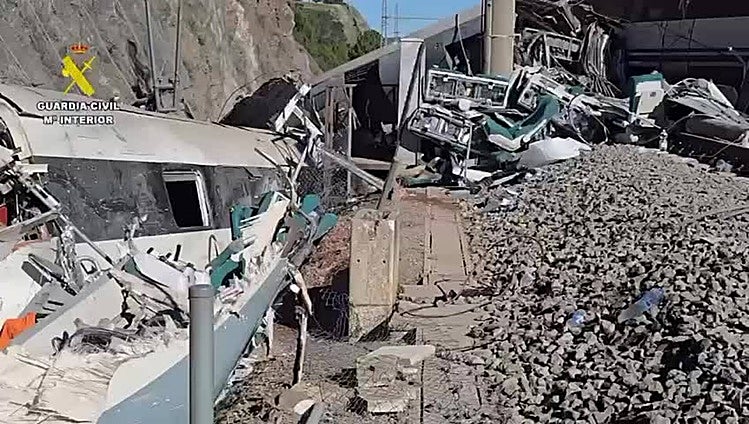 Así ha quedado el Alvia después del accidente ferroviario en Adamuz