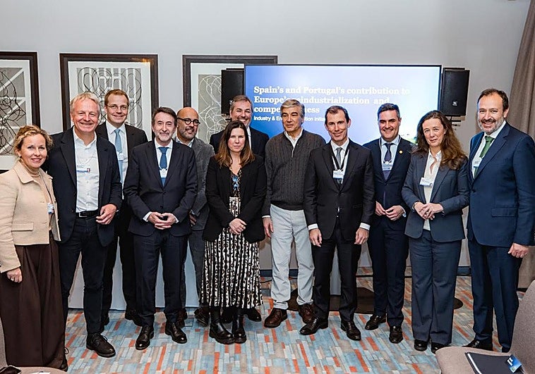Las energéticas llaman en Davos a la acción a España para liderar la reindustrialización