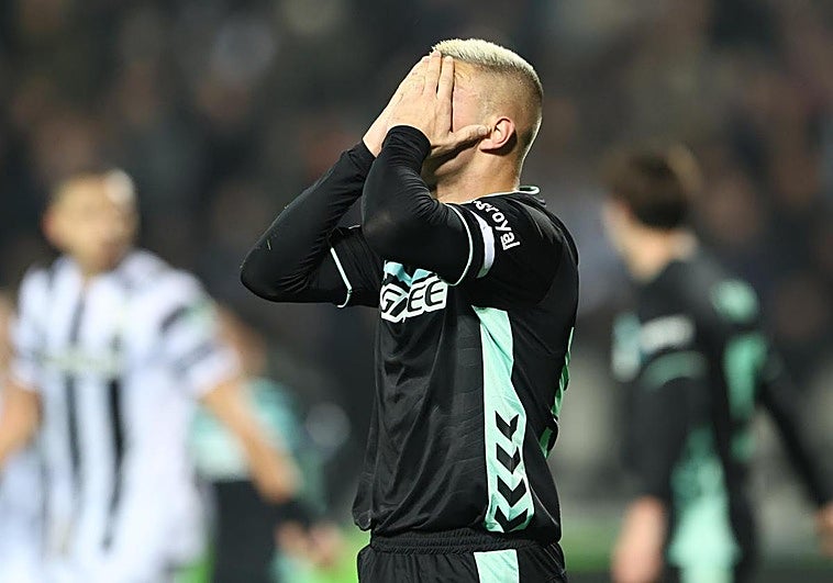 El Betis se estrella en Salónica y se complica el 'top 8'