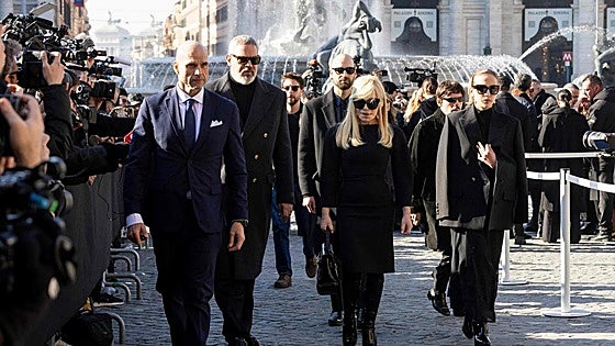 El mundo de la moda y del cine despide a Valentino