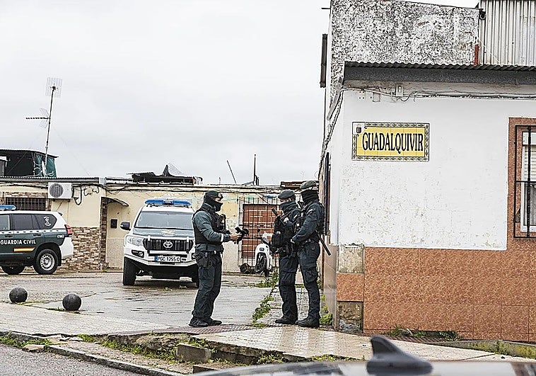 Un entrenador de fútbol, investigado por presuntos delitos de pornografía infantil y acoso sexual en Badajoz