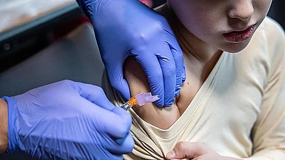La sanidad vasca administra vacunas caducadas a 253 bebés